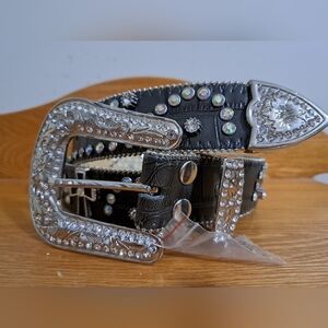 NWT Womens Western Cross Bling Belt Size LG